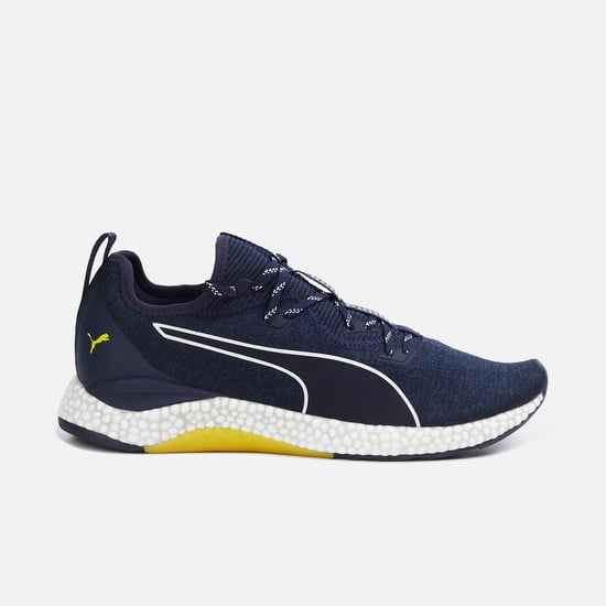 PUMA Men Textured Sports Shoes