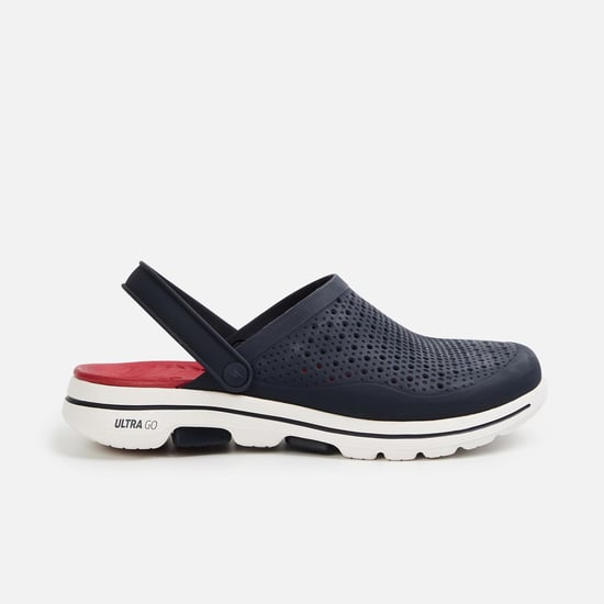 SKECHERS Men Ultra Go Textured Clogs