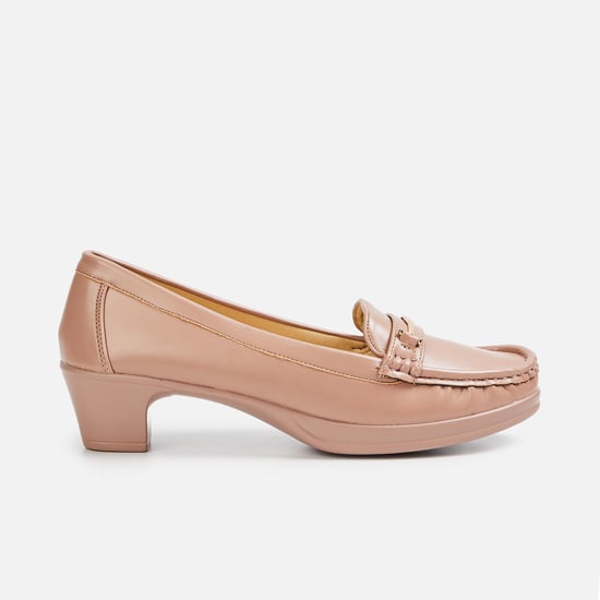 CODE Women Solid Heeled Loafers