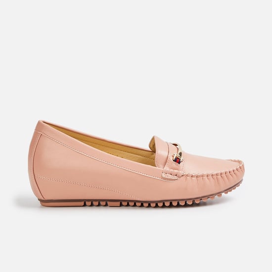 CODE Women Solid Loafers