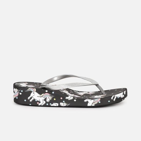 FAME FOREVER Girls Printed Flip Flops