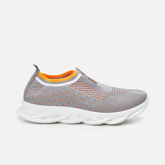 FAME FOREVER Boys Textured Sock-Knit Shoes