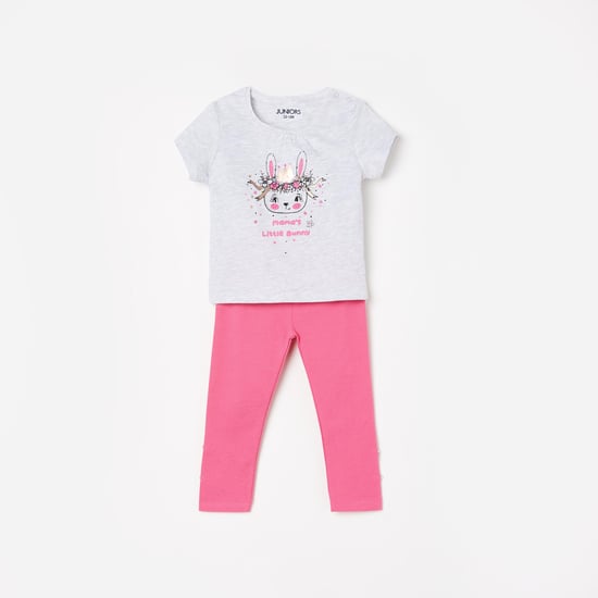 JUNIORS Girls Printed T-shirt and Solid Leggings