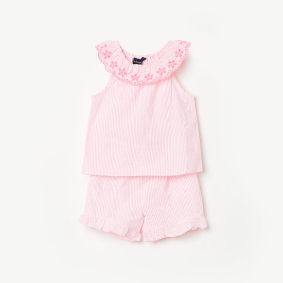 JUNIORS Girls Embroidered Round Neck Top with Shorts