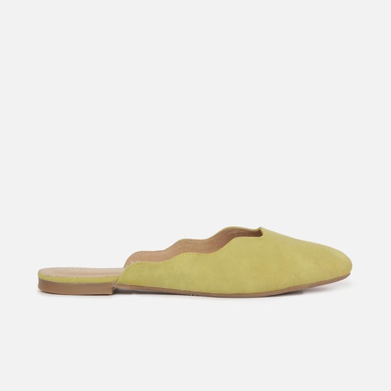 GINGER Women Solid Scalloped Edge Mules