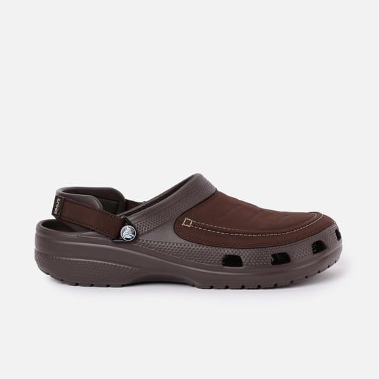 CROCS Men Solid Clogs