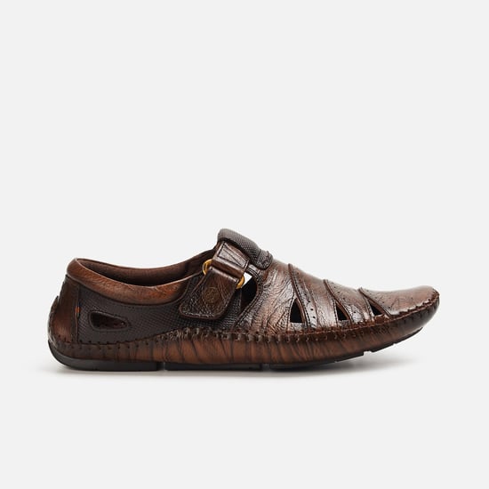 BUCKAROO Men Textured Leather Loafers
