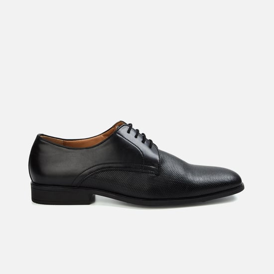 CODE Men Textured Lace-Up Formal Shoes