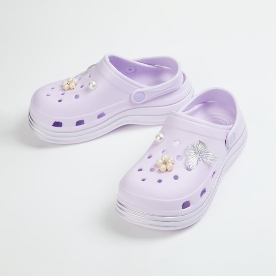 GINGER Women Embellished Clogs