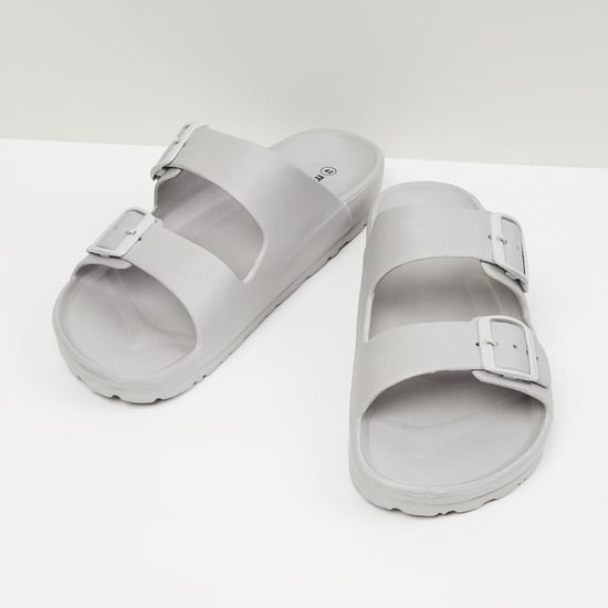 MAX Men Solid Slip-On Sliders