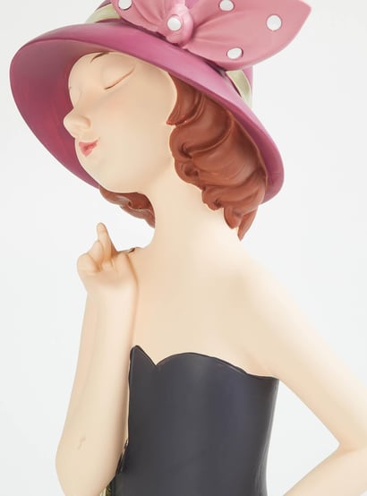 Souvenir Polyresin Lady Figurine