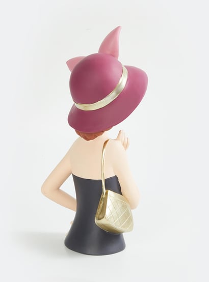 Souvenir Polyresin Lady Figurine