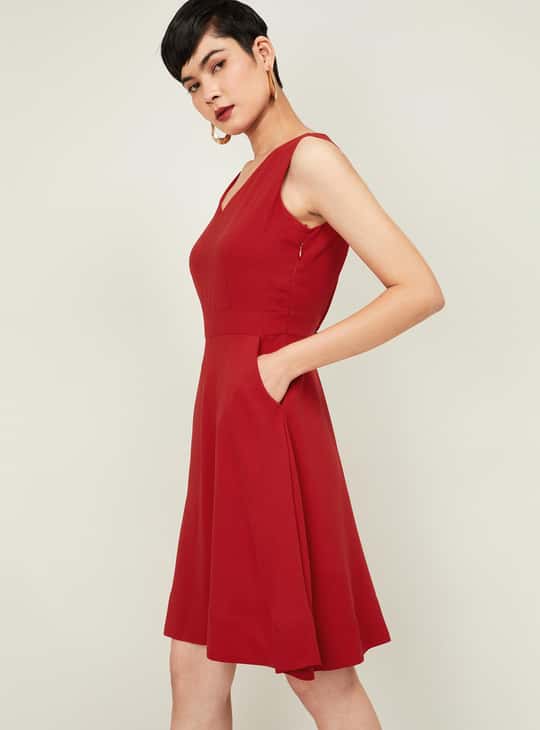 CODE Women Solid Sleeveless A-line Dress