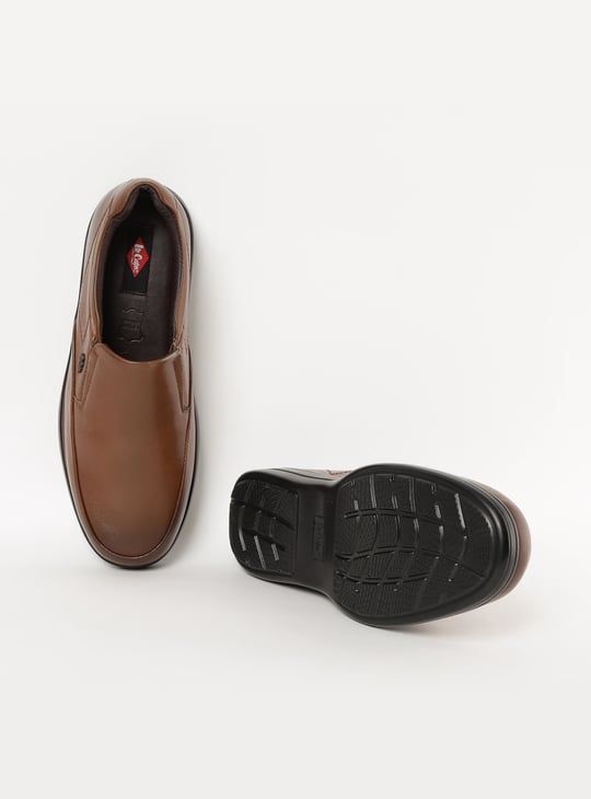 lee cooper brown dress shoes Buy Lee Cooper Mens Formal Shoe LC2157B1R Brown at Amazon.in