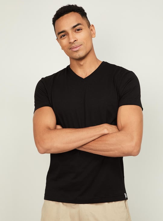 JOCKEY Men Solid Slim Fit V neck T shirt Black