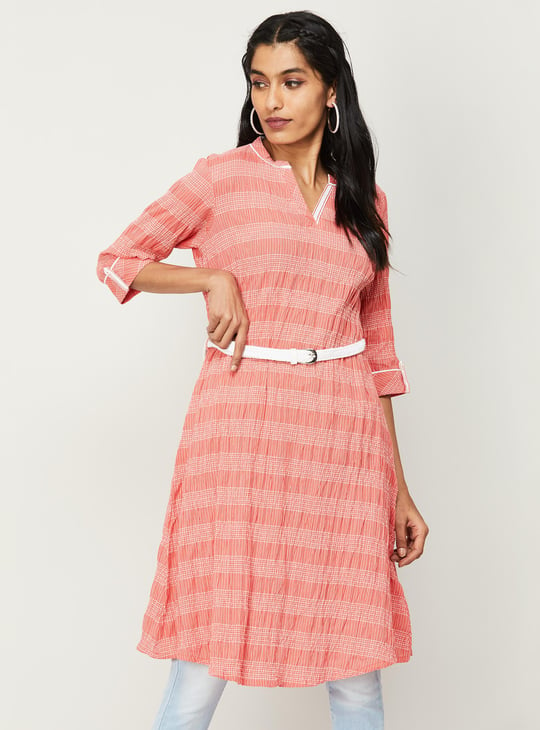 AURELIA Women Checked Straight Kurta with Belt