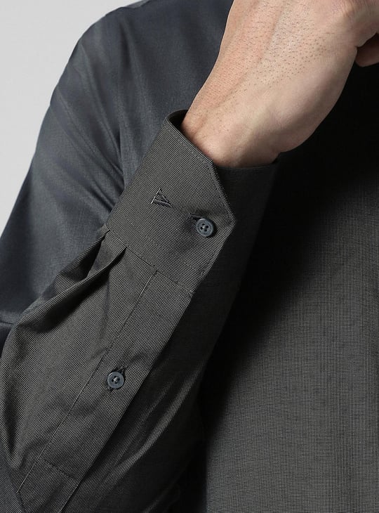 VAN HEUSEN Men Solid Regular Fit Formal Shirt