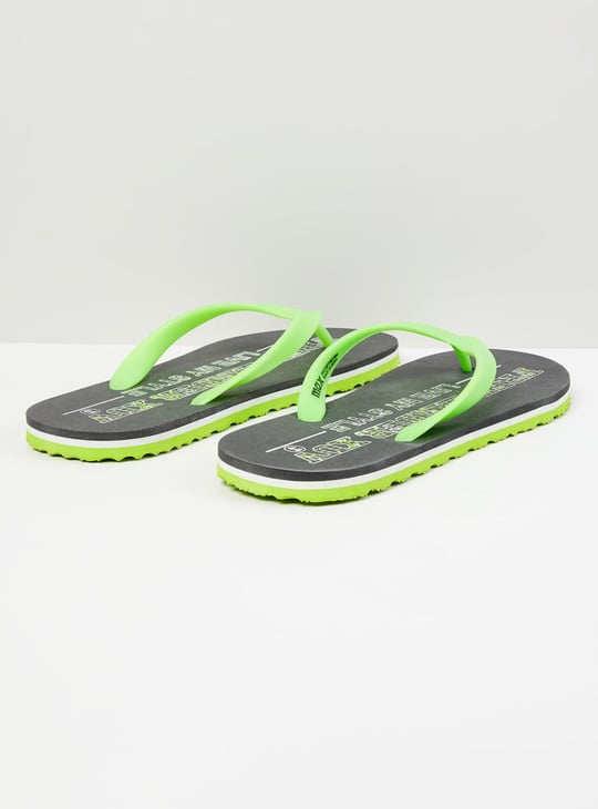 Men Typographic Print V-Strap Flip Flops 
