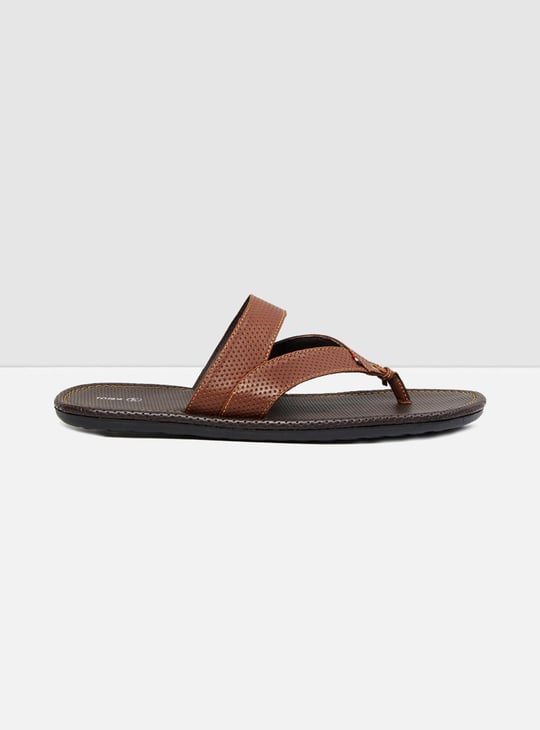 Men Textured Thong Strap Sandals