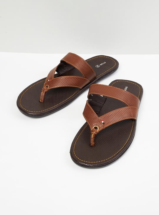 Men Textured Thong Strap Sandals
