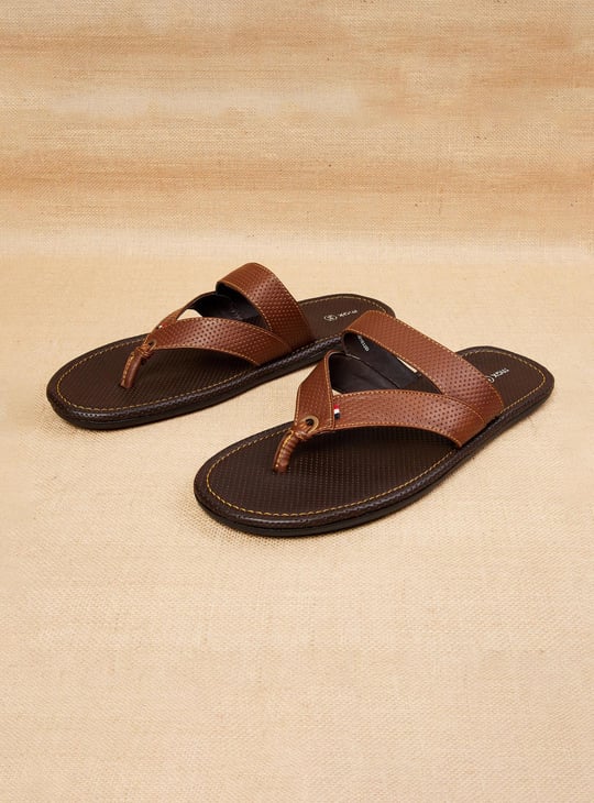 Men Textured Thong Strap Sandals