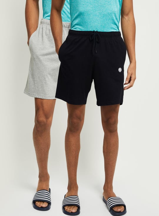 Men Solid Drawstring Waist Shorts - Set of 2
