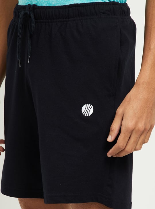 Men Solid Drawstring Waist Shorts - Set of 2