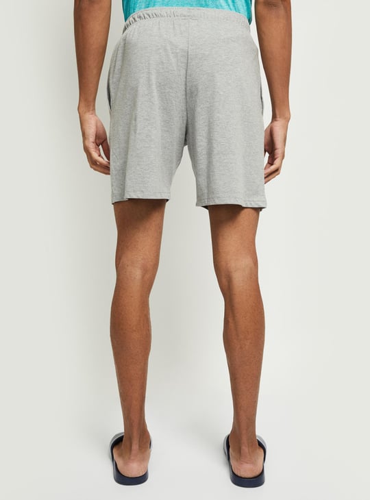 Men Solid Drawstring Waist Shorts - Set of 2