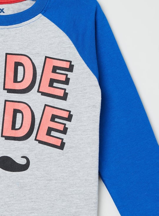 Boys Typographic Print Raglan Sleeves Crew Neck T-shirt 