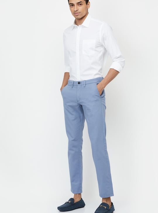 Men Solid Spread Collar Casual Shirt 