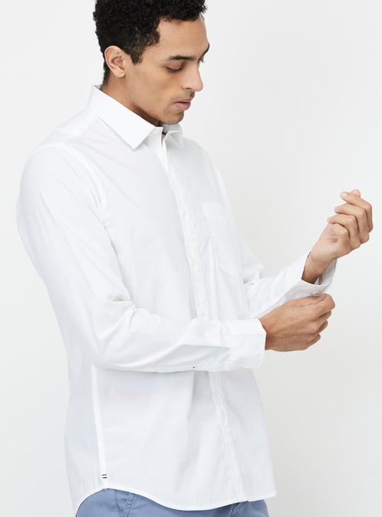 Men Solid Spread Collar Casual Shirt 