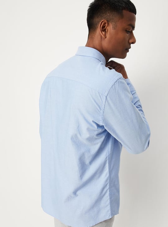 Men Solid Slim Fit Smart Casual Shirt