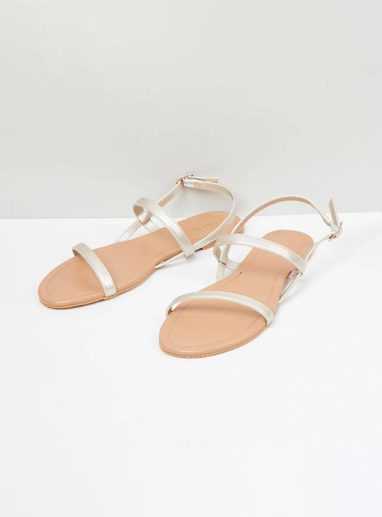 Women Solid Flat Sandals with Buckle Straps