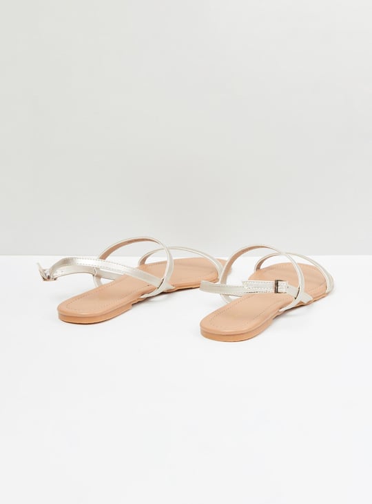 Women Solid Flat Sandals with Buckle Straps