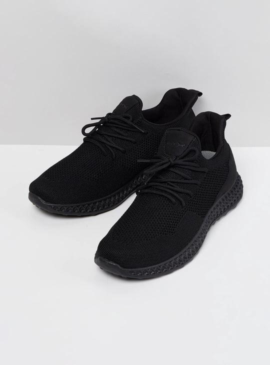 MAX Men Textured Sports Shoes