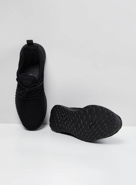 MAX Men Textured Sports Shoes