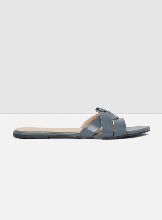 Women Solid Flat Sandals
