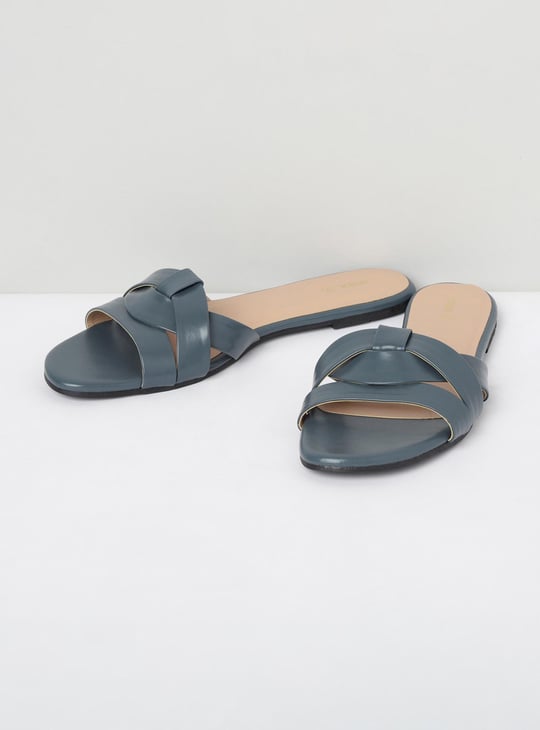 Women Solid Flat Sandals