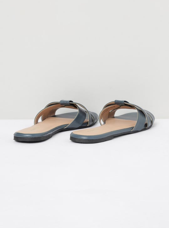 Women Solid Flat Sandals