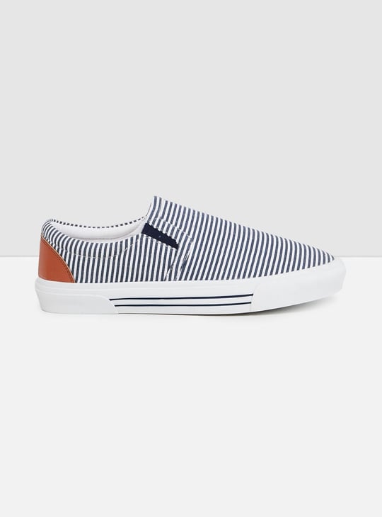 Men Striped Slip-On Canvas Shoes