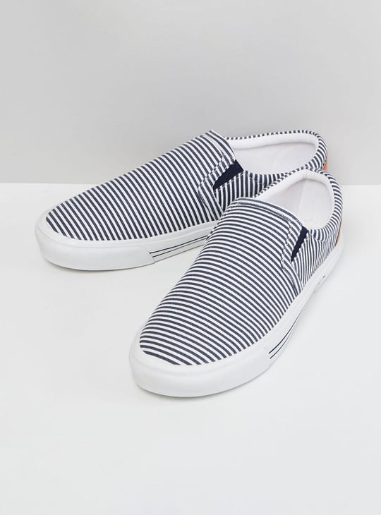 Men Striped Slip-On Canvas Shoes