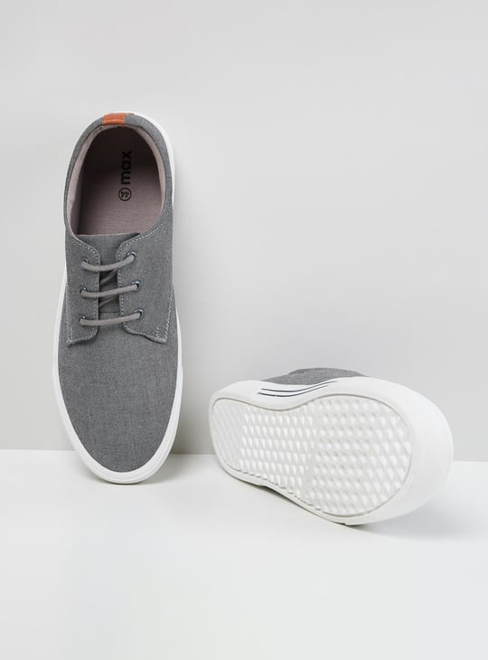 MAX Men Solid Lace-Up Canvas Shoes