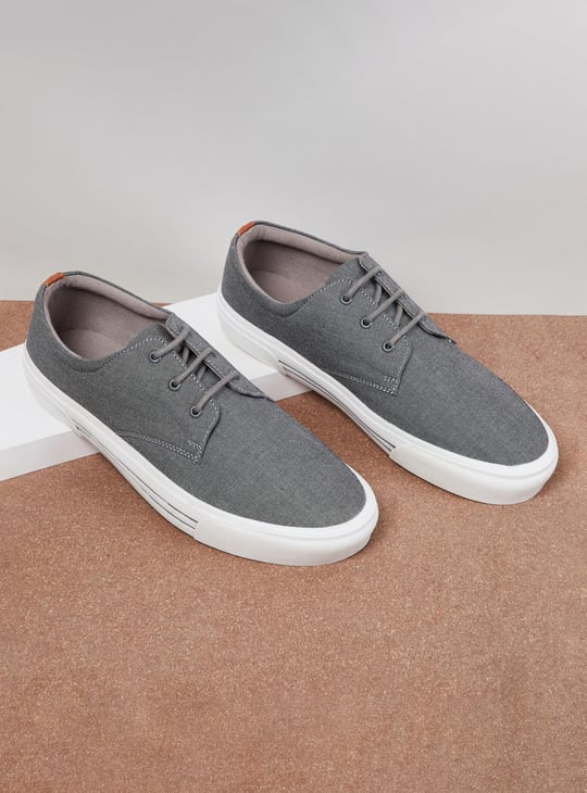 MAX Men Solid Lace-Up Canvas Shoes