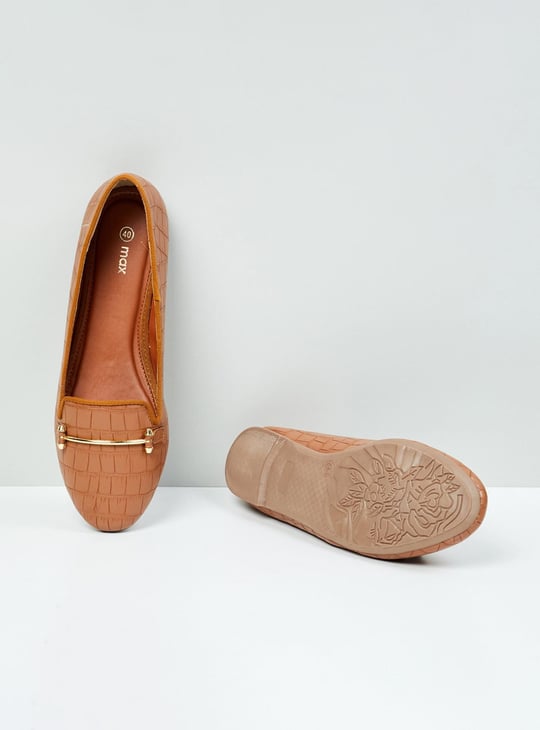 Women Textured Ballerinas