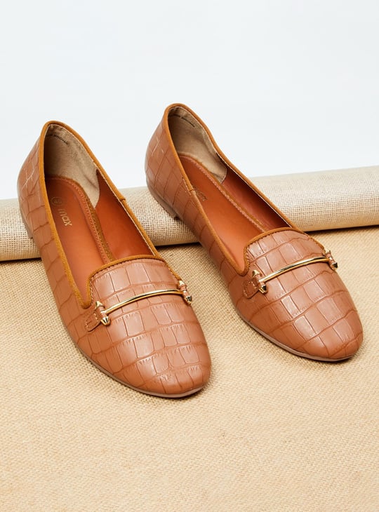 Women Textured Ballerinas