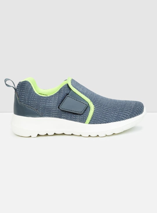 Boys Textured Slip-On Sports Shoes