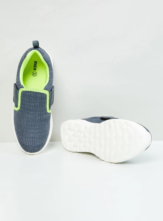 Boys Textured Slip-On Sports Shoes