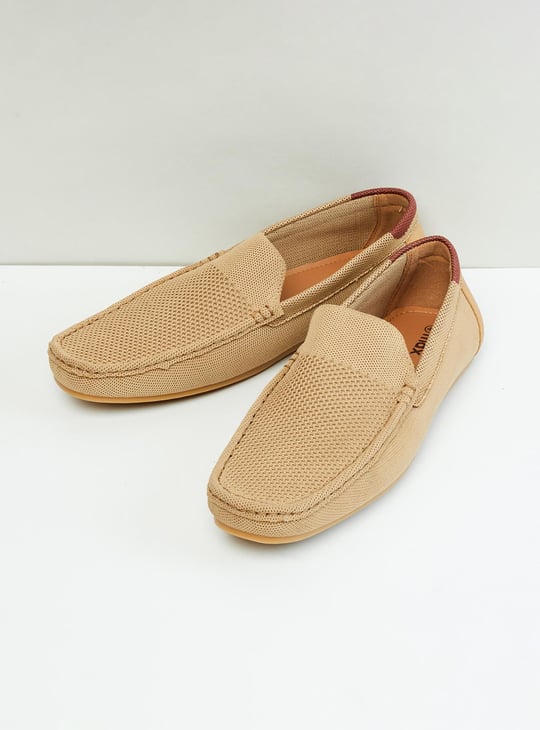 Men Solid Square Toe Loafers