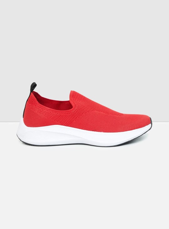 Men Textured Slip-On Sports Shoes