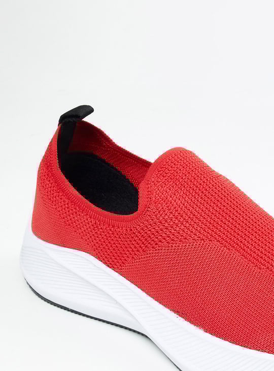Men Textured Slip-On Sports Shoes